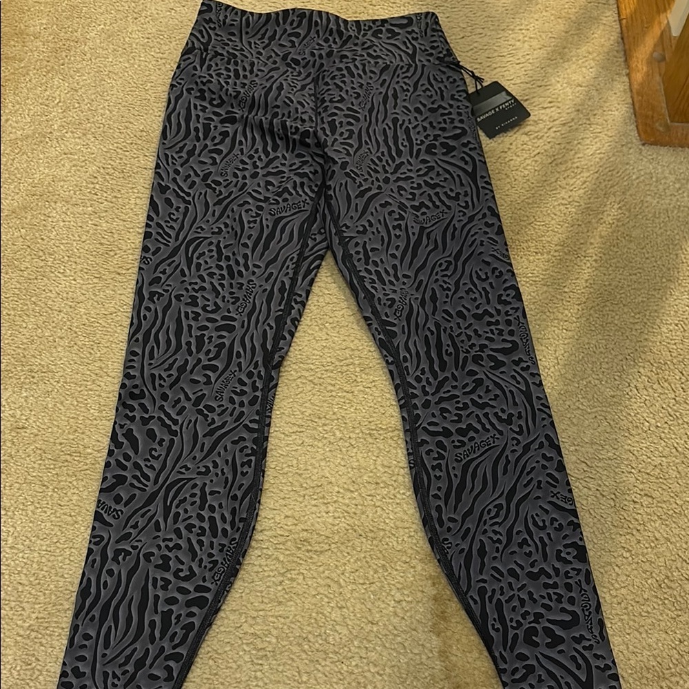 ‼️NWT‼️Savage X Fenty LOCKED & LIFTED HIGH-WAIST LEGGING